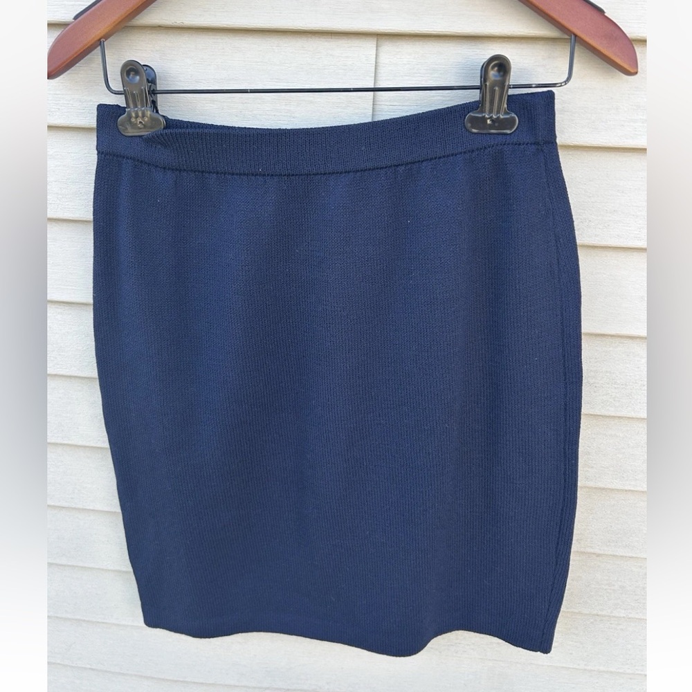 St John Collection By Marie Gray  Navy Blue  Skirt Stretch Knit Size 4